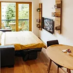Woody - Comfy In Siska דירה