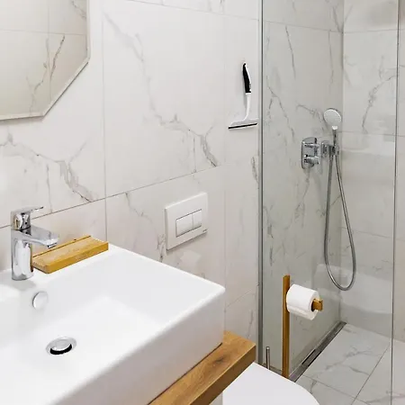 Woody - Comfy In Siska Apartman *