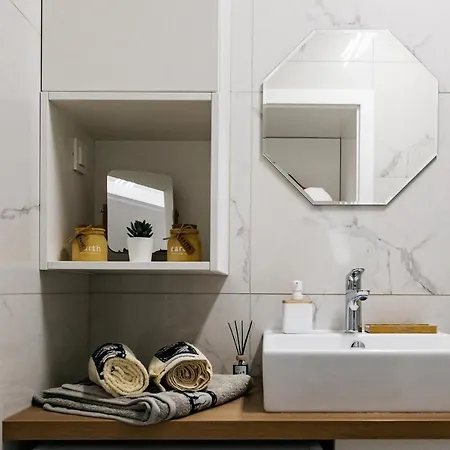 Woody - Comfy In Siska Apartman Ljubljana