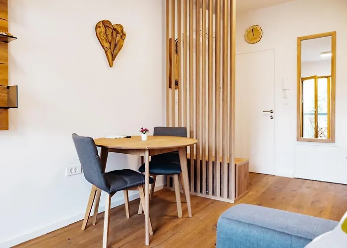 Woody - Comfy In Siska Lubiana